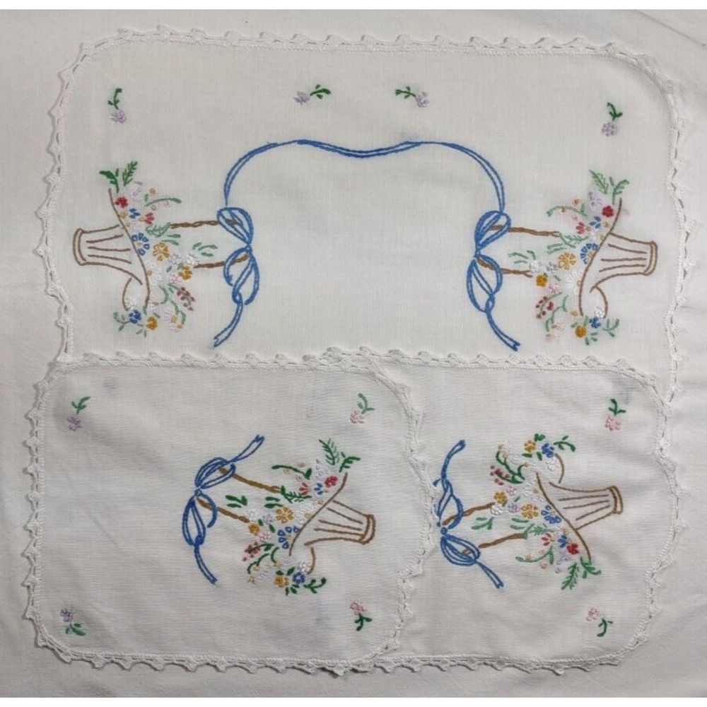 Vintage Couch set in white, flowers baskets, White crochet edge, 3 pcs (167)